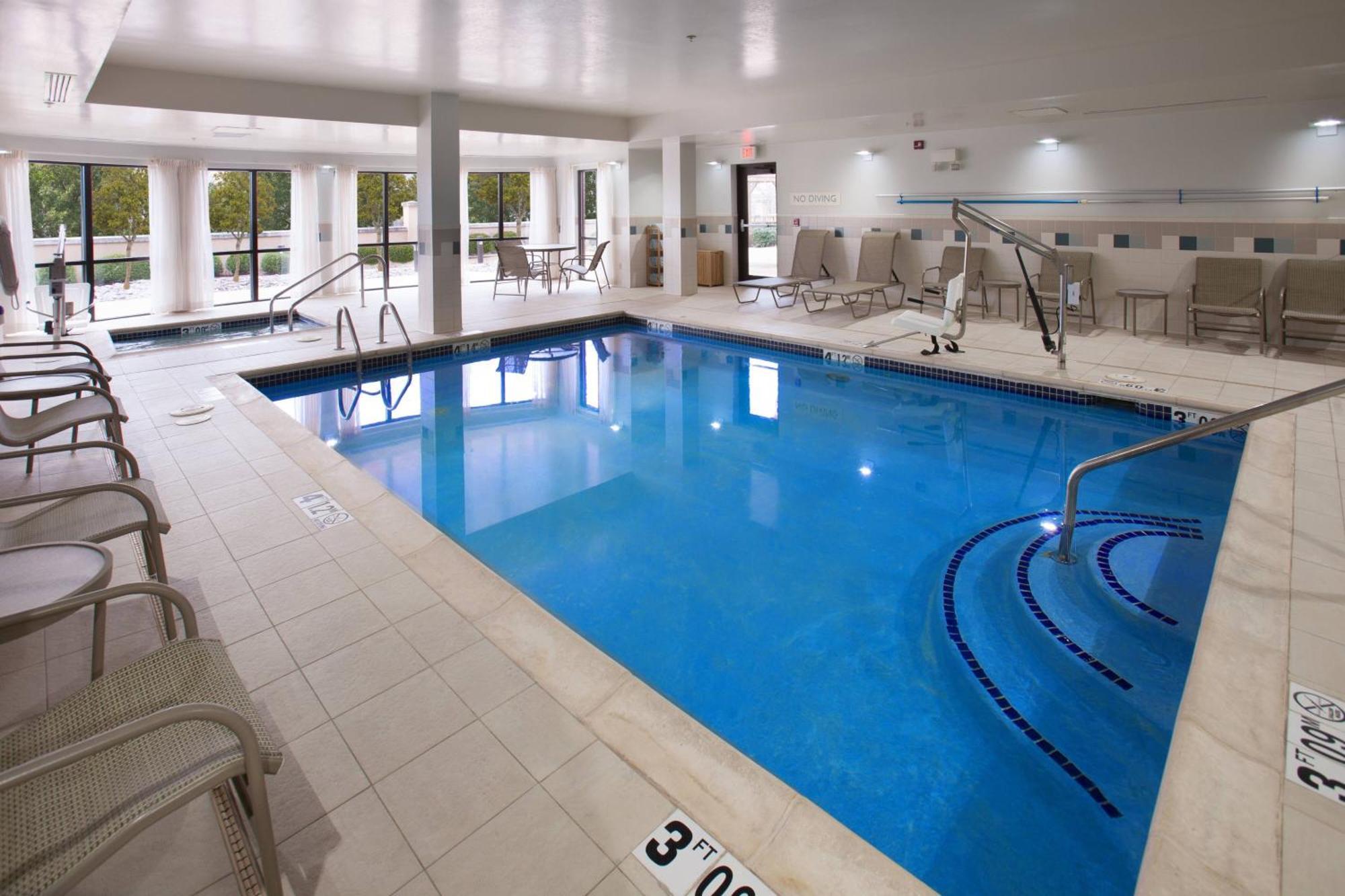 Courtyard By Marriott Феєтвіль Екстер'єр фото