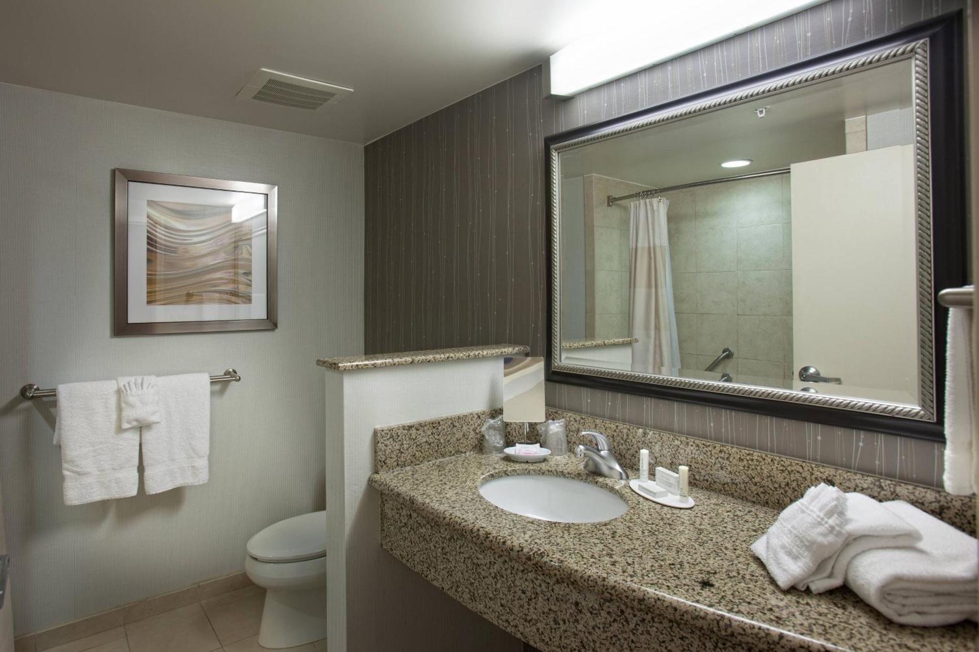 Courtyard By Marriott Феєтвіль Екстер'єр фото
