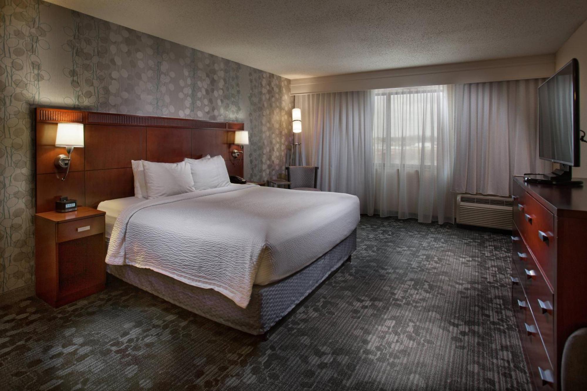 Courtyard By Marriott Феєтвіль Екстер'єр фото