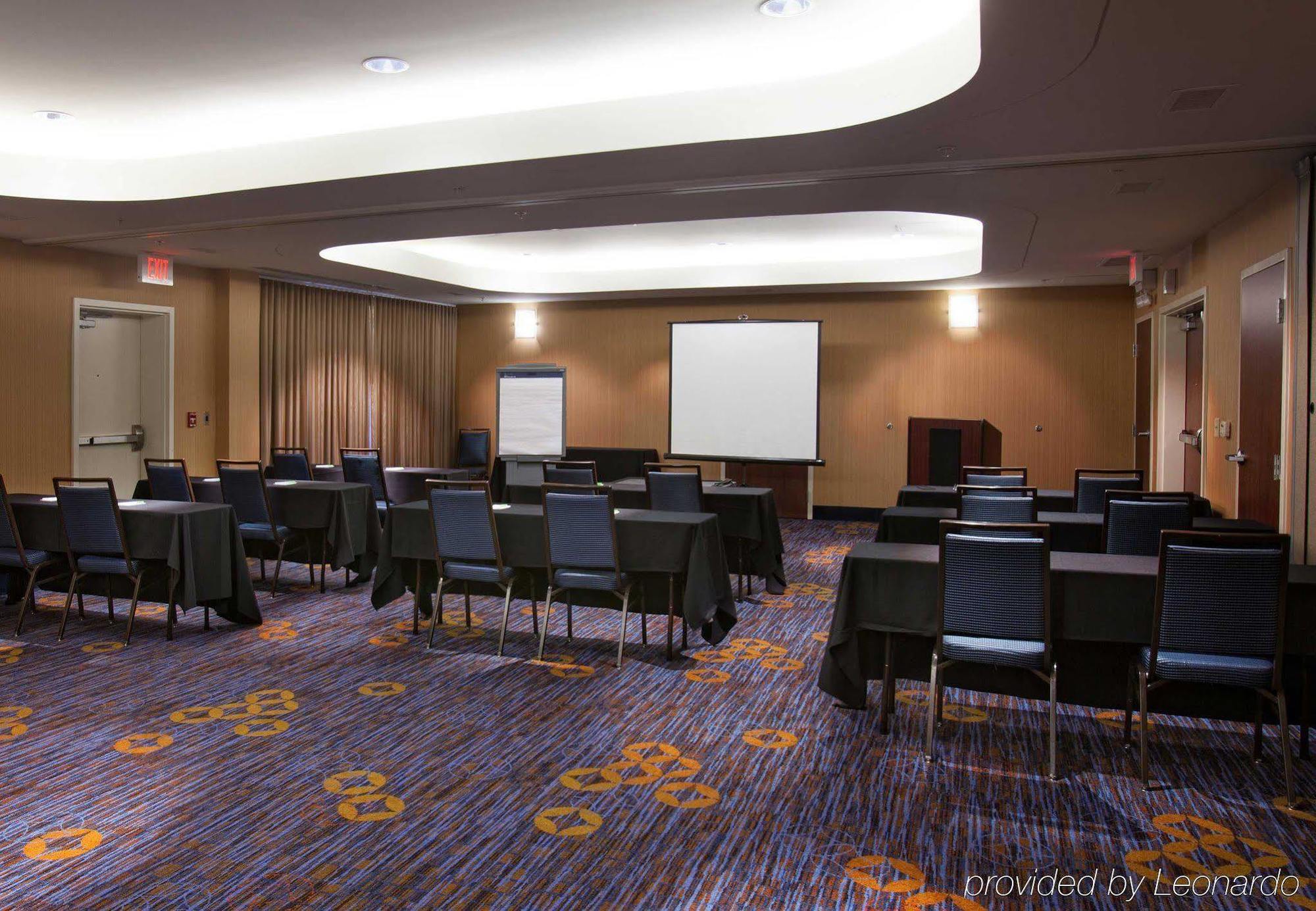Courtyard By Marriott Феєтвіль Екстер'єр фото