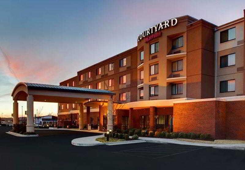 Courtyard By Marriott Феєтвіль Екстер'єр фото