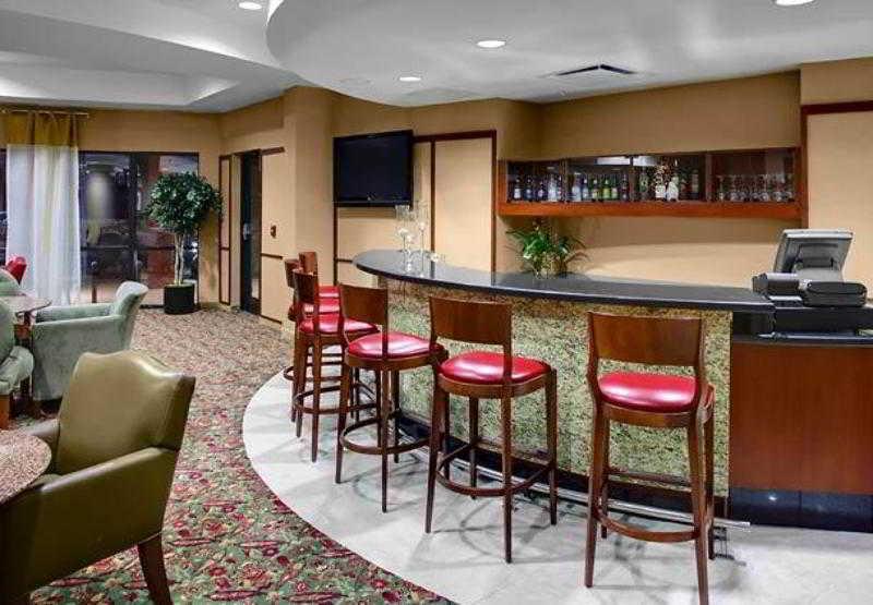 Courtyard By Marriott Феєтвіль Ресторан фото